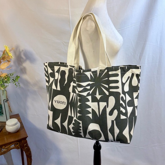 ♨️Vuori Limited Edition Charcoal and Cream Abstract Oversized Canvas Tote Bag💛 - Picture 2 of 9
